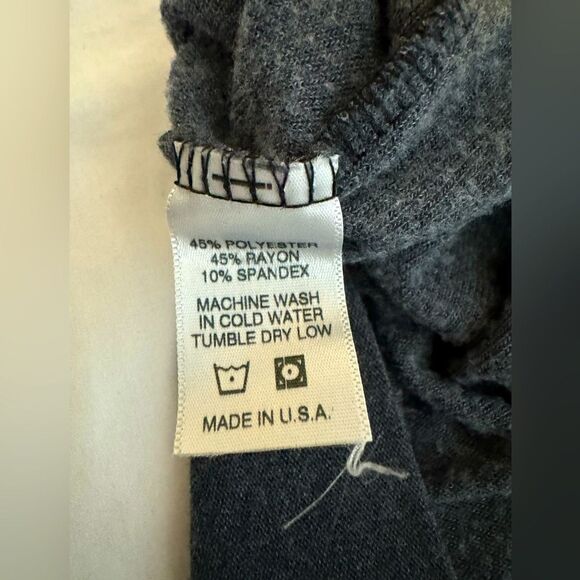 good hYOUman charcoal gray sweatshirt with inspirational text on the front.M - Picture 6 of 8